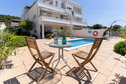 Sunnyhill apartments with private and shared pool — 4-Star Luxury Hotel in Cavtat, Croatia
