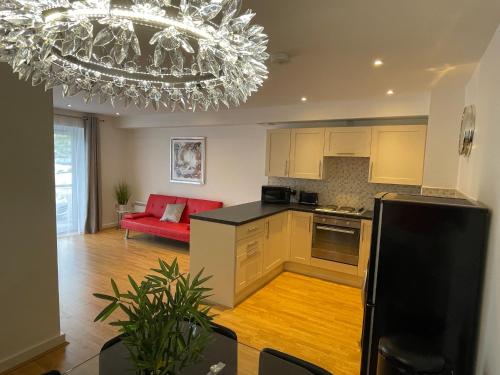 Moda Wigan Stylish 2 Bed Apartment Central Wigan — 4-Star Luxury Hotel in Wigan, United Kingdom