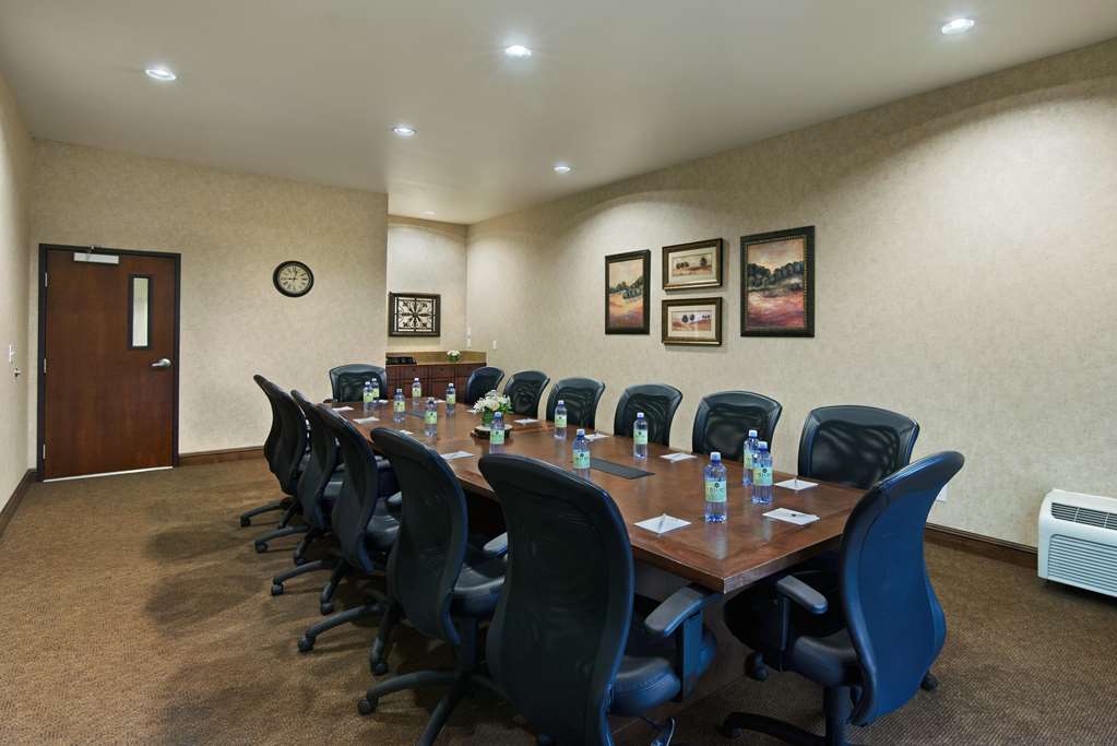 Oxford Suites Yakima - photo 18