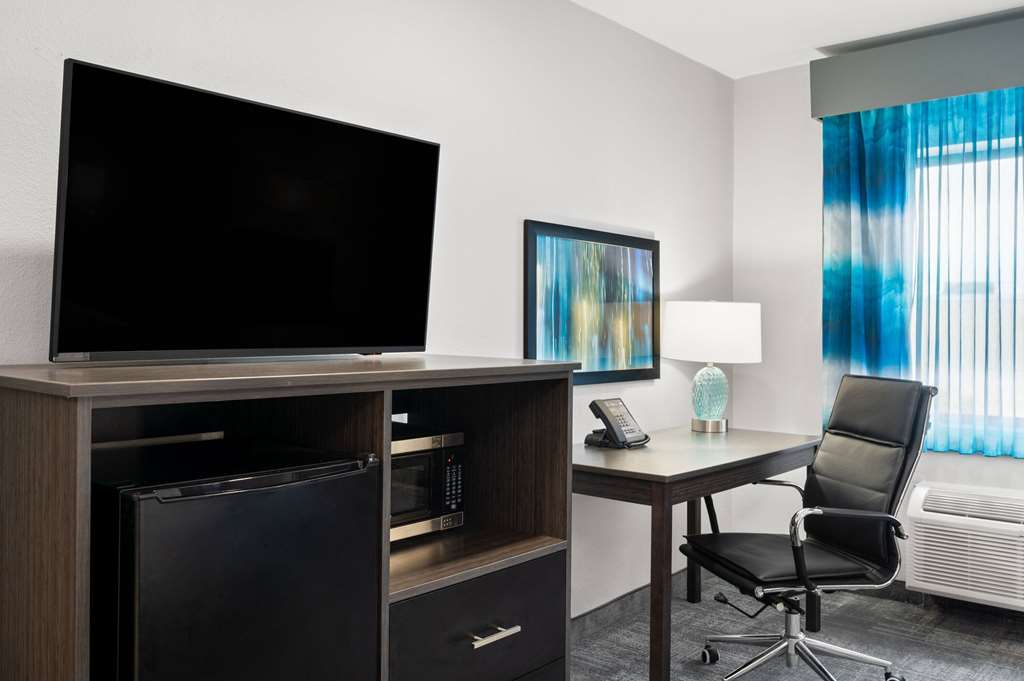 La Quinta Inn by Wyndham Indianapolis Airport Executive Dr - photo 22