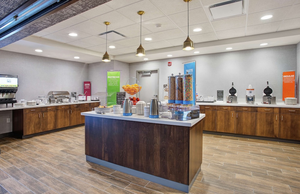 Hampton Inn Simpsonville - photo 21