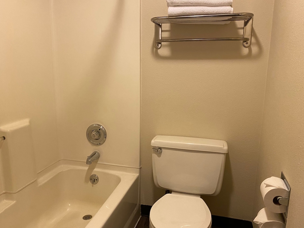 Cousins Country Inn - photo 65