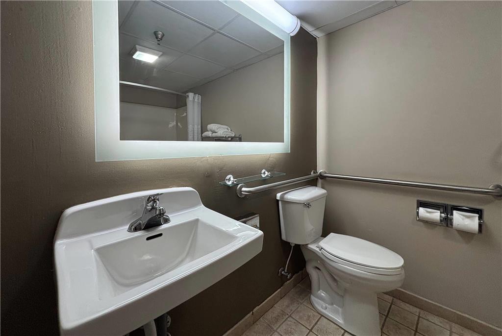 Super 8 by Wyndham Grayville - photo 14