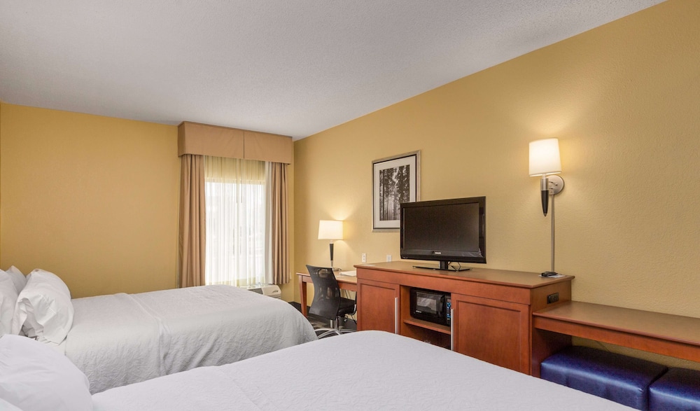 Hampton Inn Owensboro South - photo 10