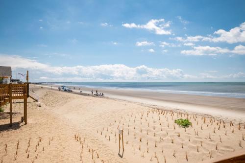 Dip Inn by Oak Island Accommodations - photo 11