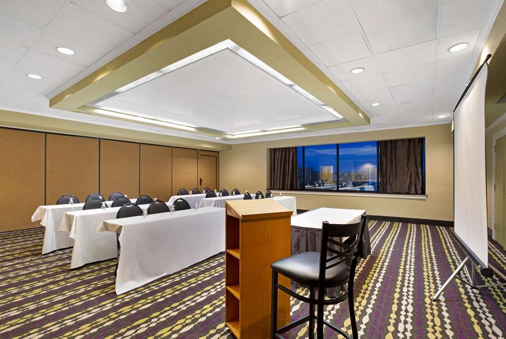 La Quinta Inn & Suites by Wyndham Springfield MA - photo 22