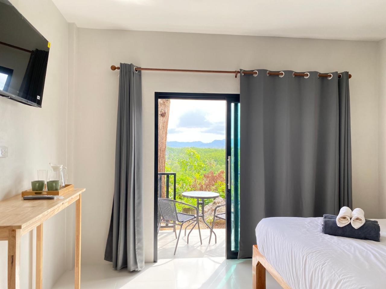 De Saran Lanta — 4-Star Luxury Hotel in Ko Lanta, Thailand
