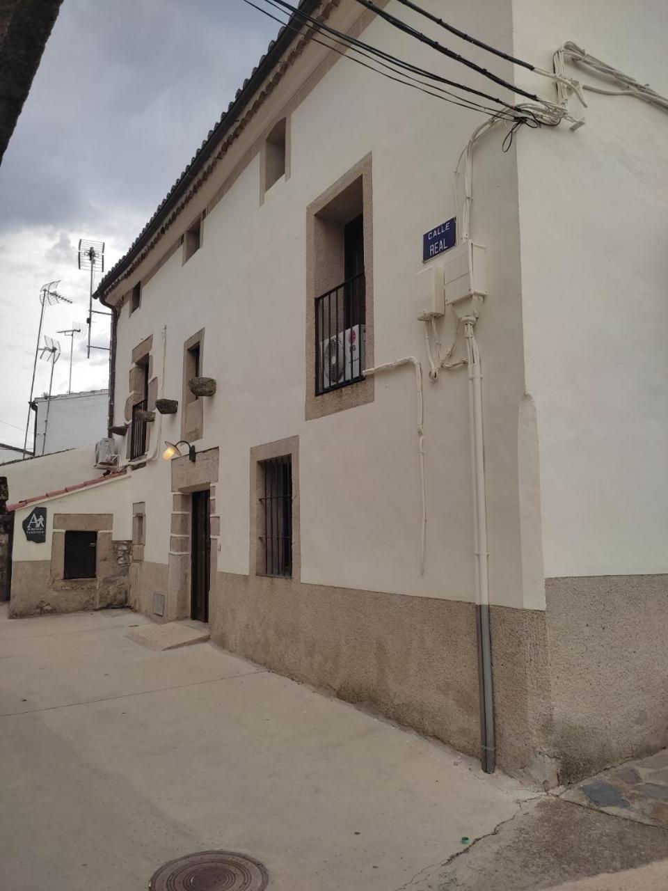 Albergue San Blas Camino Via de la Plata a 10 Minutos de Plasencia Facil Aparcamiento pet-friendly hotel Oliva De Plasencia