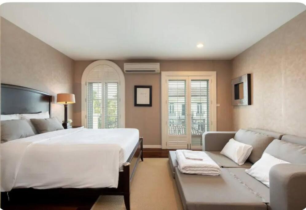 Sukhumvit 16 Townhouses InHome Luxury Residences