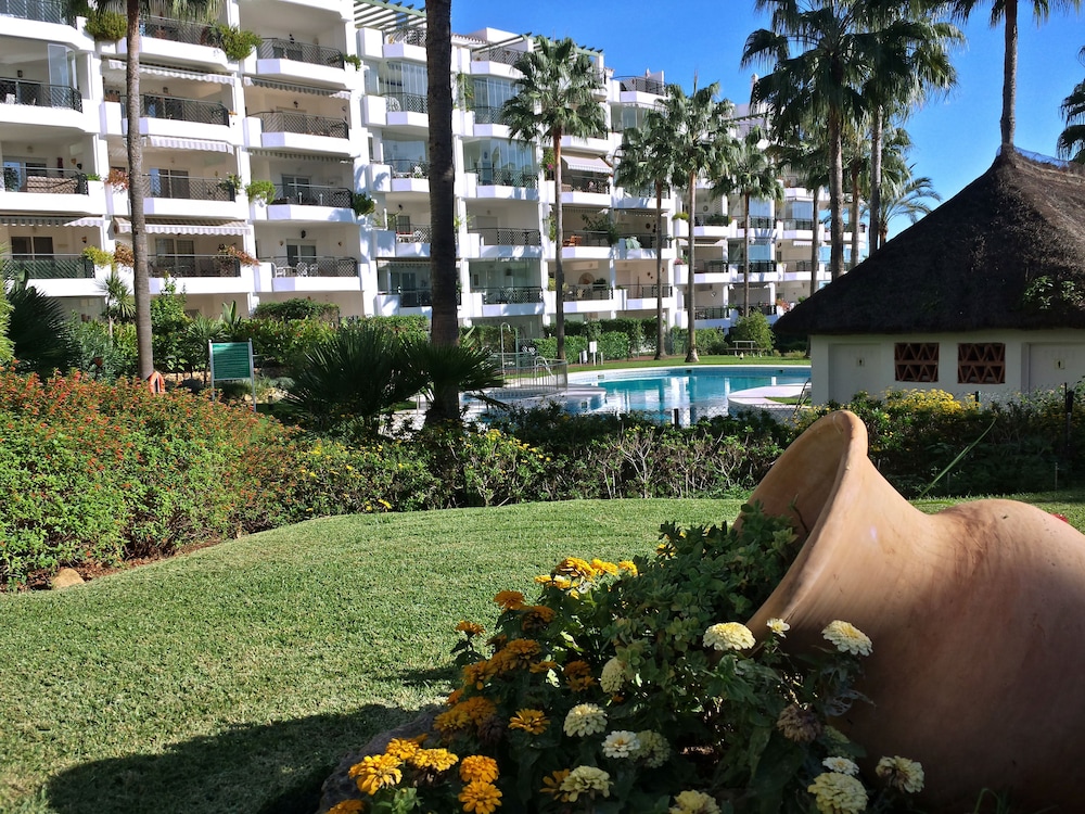 Mi Capricho Luxury Apartament by the Sea — hotel in Mijas