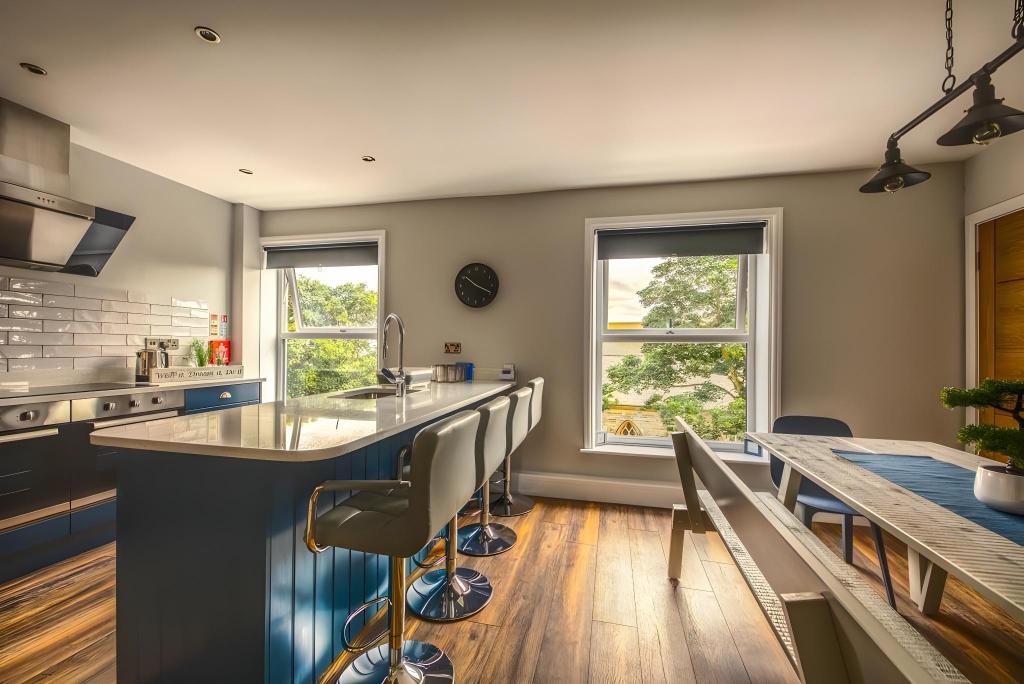 Bay View Holiday Apartments — 4-Star Luxury Hotel in Scarborough, United Kingdom