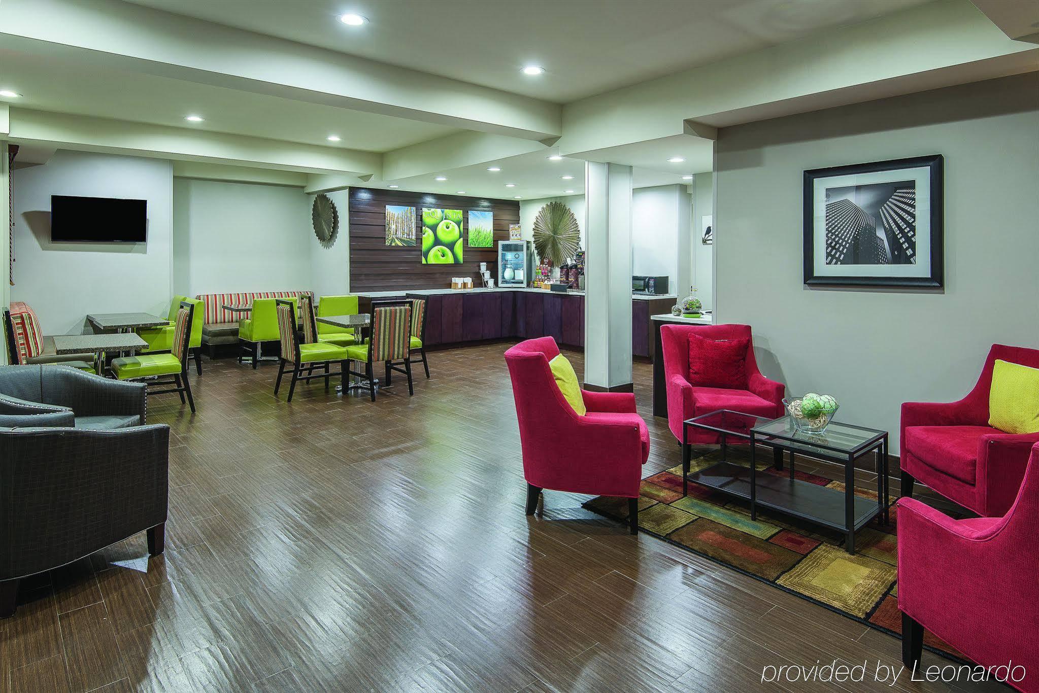 La Quinta Inn & Suites by Wyndham Brooklyn East - photo 22