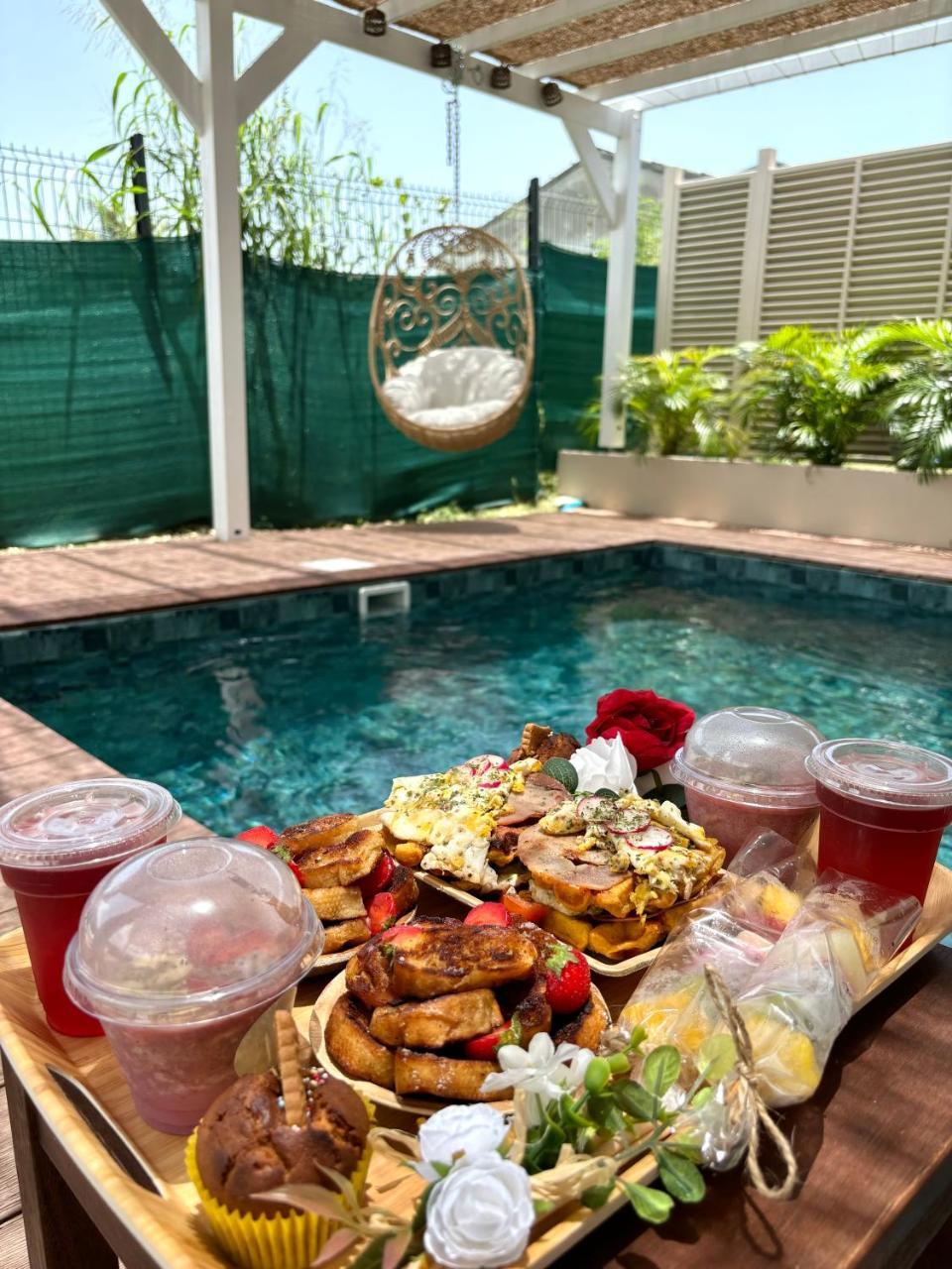 La Kaza' Naïs Petit Paradis avec Piscine Privée — 4-Star Luxury Hotel in Le Moule, Guadeloupe