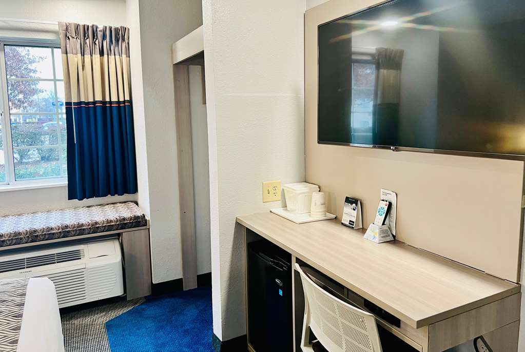 Microtel Inn by Wyndham Georgetown - photo 27