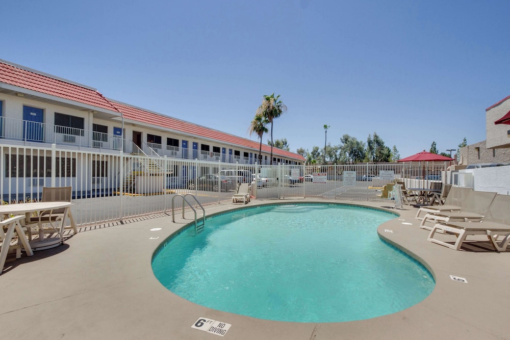 Motel 6 Tempe AZ Broadway ASU - photo 14