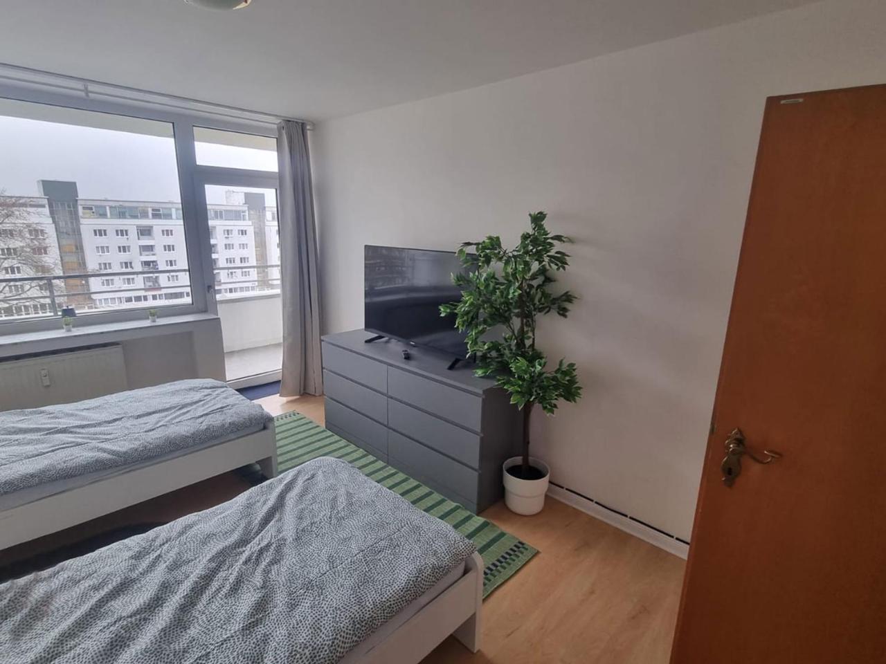 Apartment with Balcony in Mönchengladbach — Moenchengladbach — photo 4