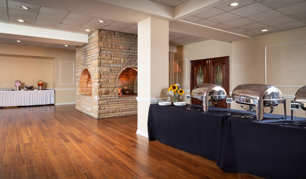 Meadowbrook Inn - photo 41