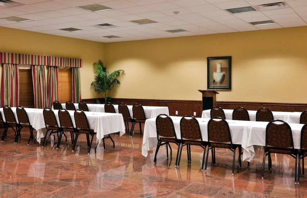 Holiday Inn Express Salado Belton by IHG - photo 27