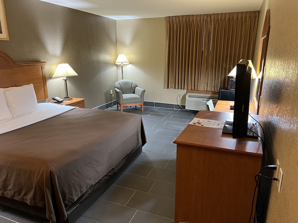 Americas Best Value Inn Pharr - photo 8