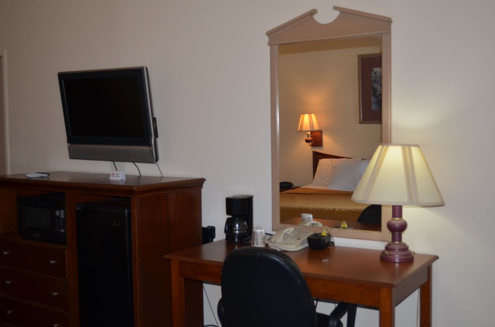 Quality Suites Abilene TX - photo 25
