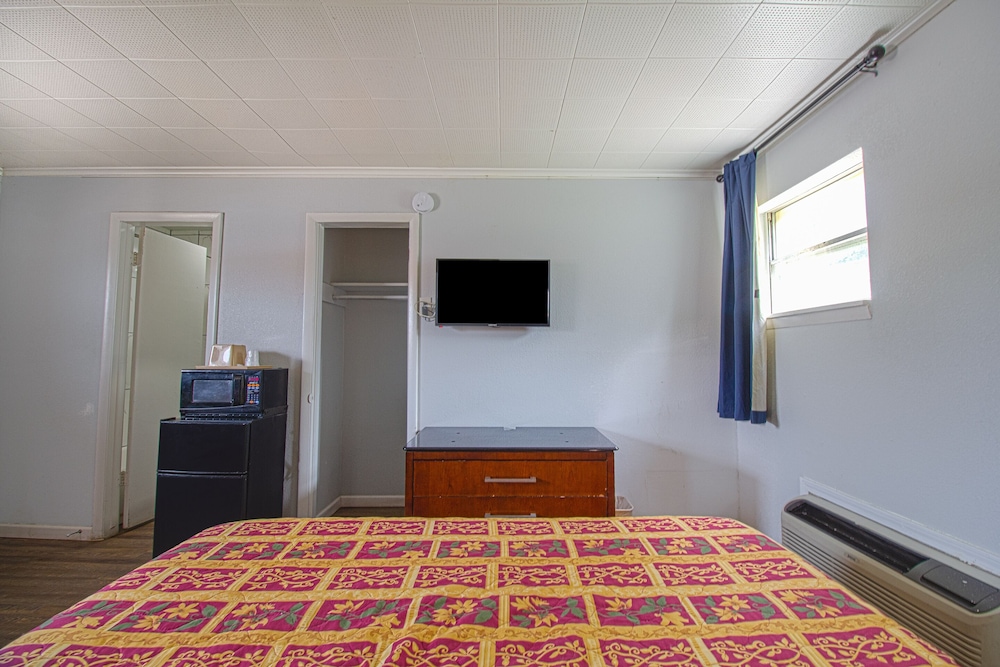 Oyo Hotel Mcalestar Ok S Main St - photo 18