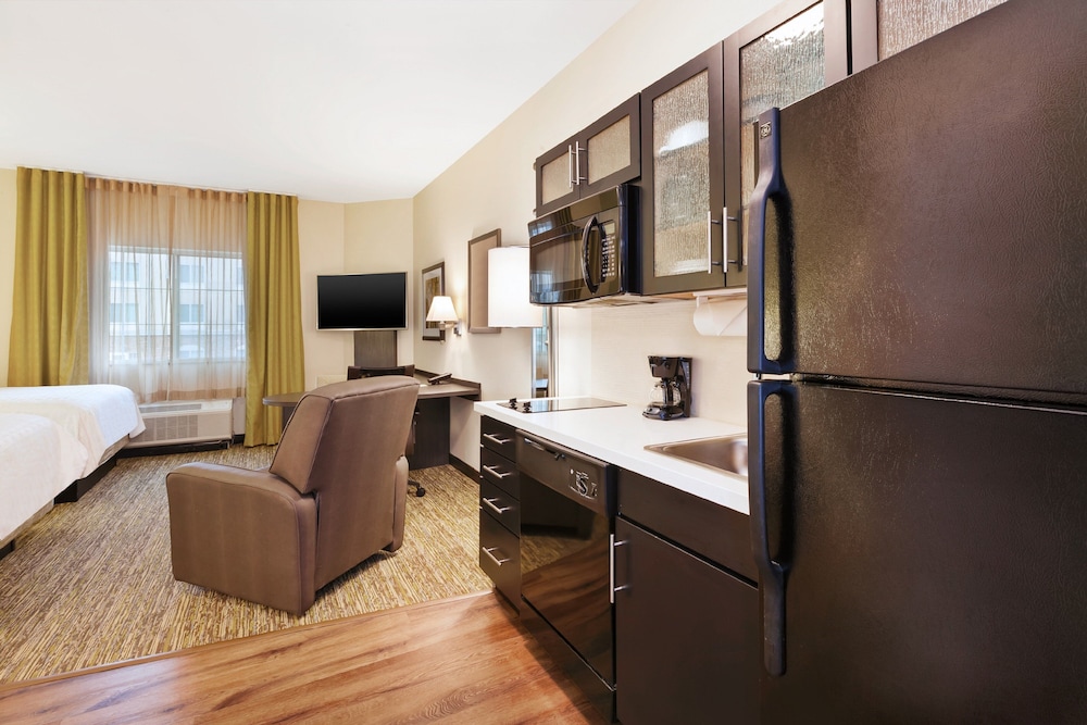 Candlewood Suites Washington North by IHG - photo 17