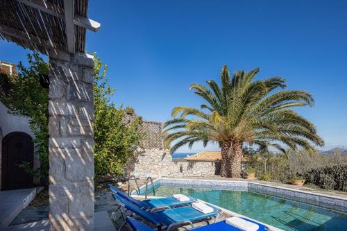Villa Delfi with private pool — 4-Star Luxury Hotel in Agia Triada, Greece