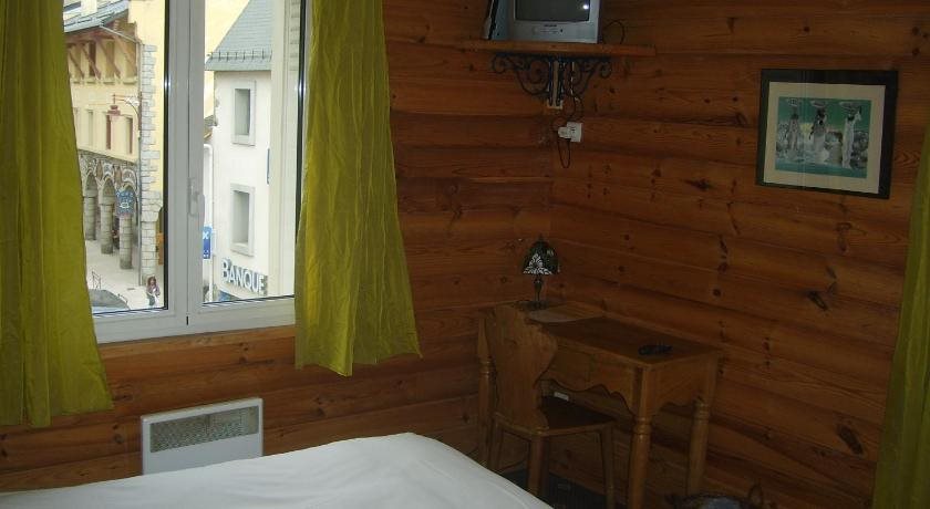 Hôtel De La Poste — hotel in Font-Romeu-Odeillo-Via