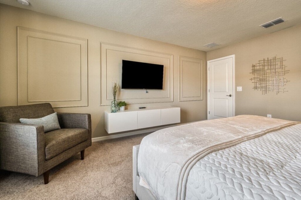 NEW 5 Bdrm Windsor Island Resort - photo 8