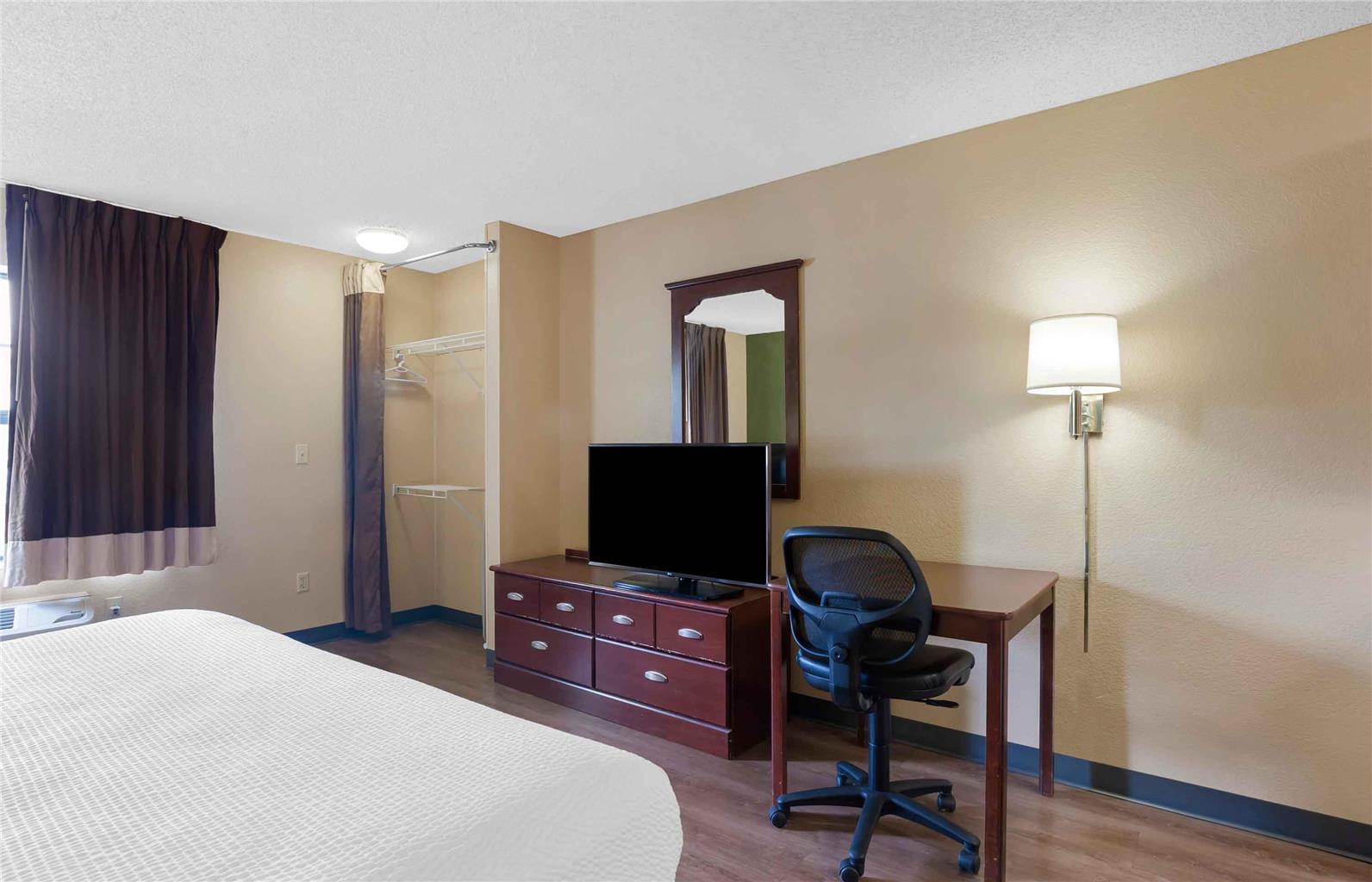 Extended Stay America Suites Milwaukee Brookfield - photo 32