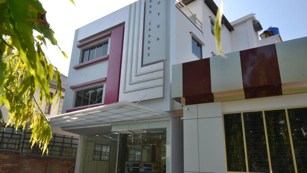 Serene Valley Hotel - last minute hotel in Yangon