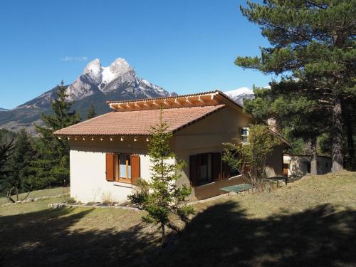 Ca L'anella - carbon neutral hotel in Saldes