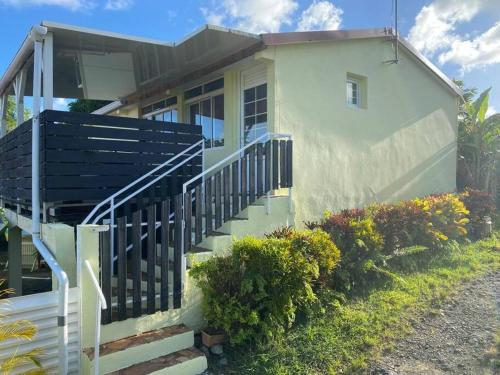 Carambole se situe dans un quartier calme in Unknown City, Martinique