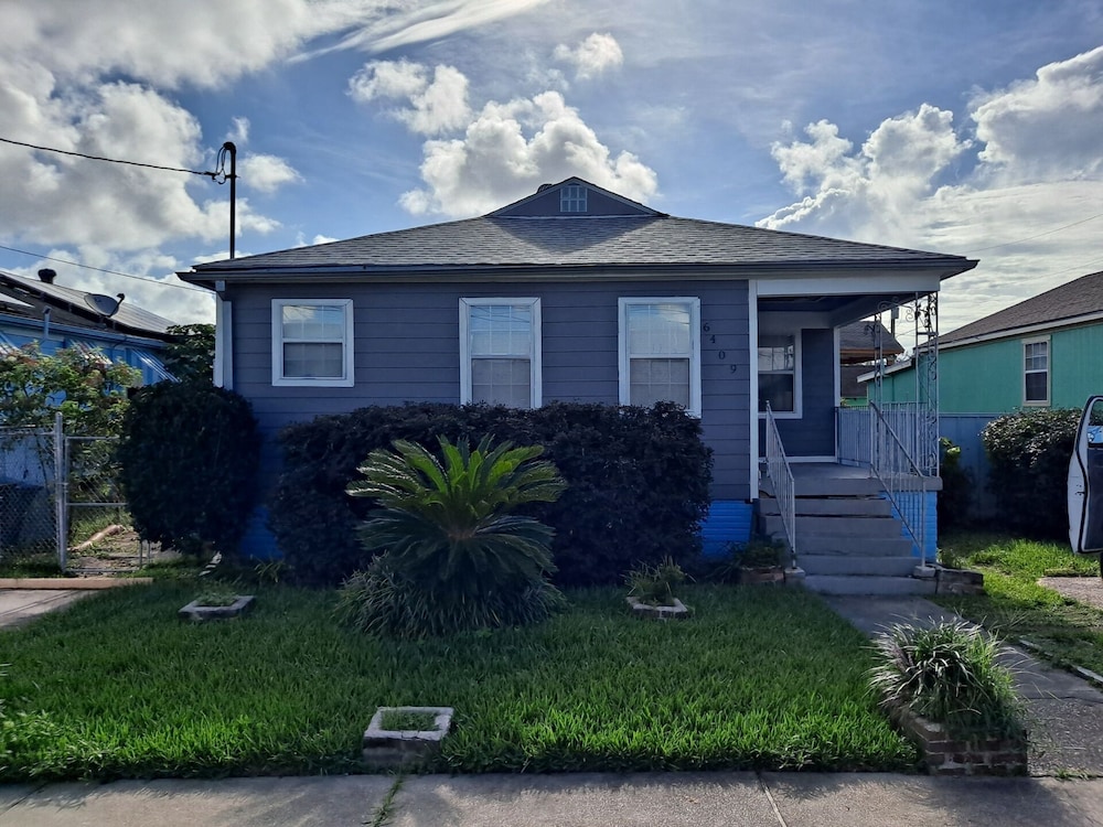 3 2 Gentilly Gem Close to Everything in New Orleans, United States