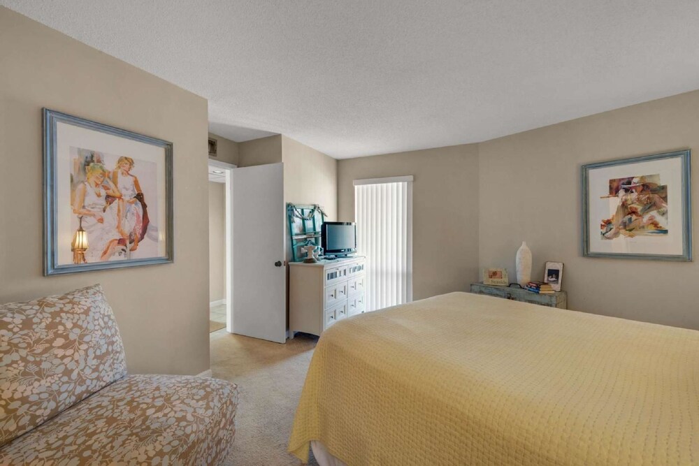 Edgewater Beach Resort Tower 3 2 Bedroom Apartment - photo 4