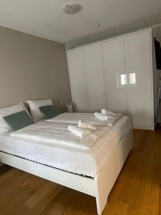 New Central Apartments Westbahnhof — 4-Star Luxury Hotel in Vienna, Austria