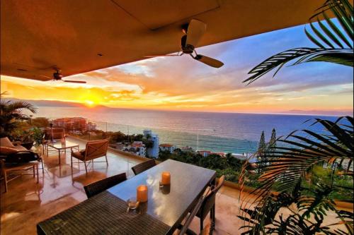 The Best Of Luxury And The Best Sea Sunset Views Privileged Location — 4-Star Luxury Hotel in Puerto Vallarta, Mexico