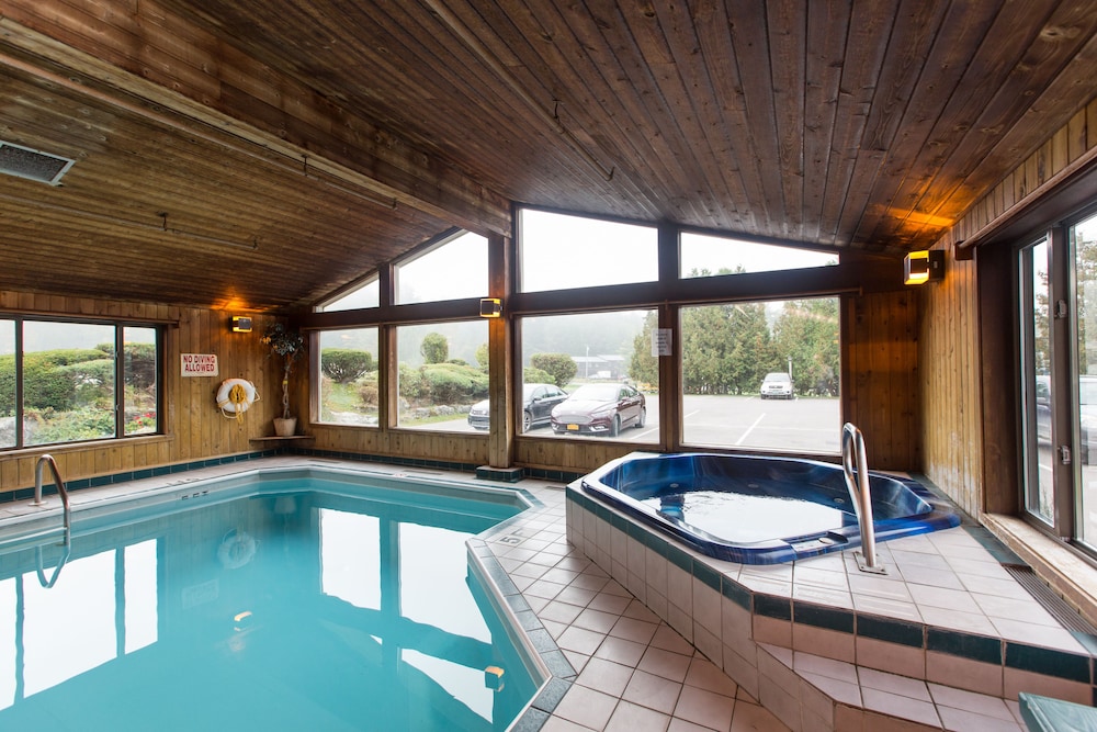 Commodores Inn - photo 38