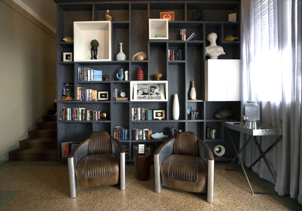 Lincoln Arms Suites - photo 4