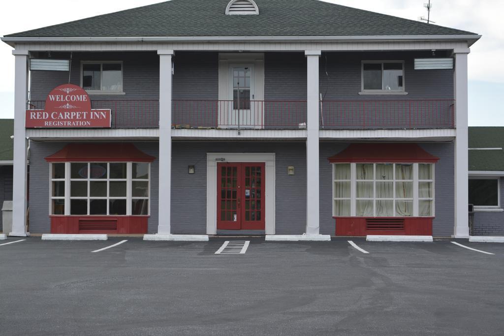 Red Carpet Inn and Suites New Cumberland - photo 2