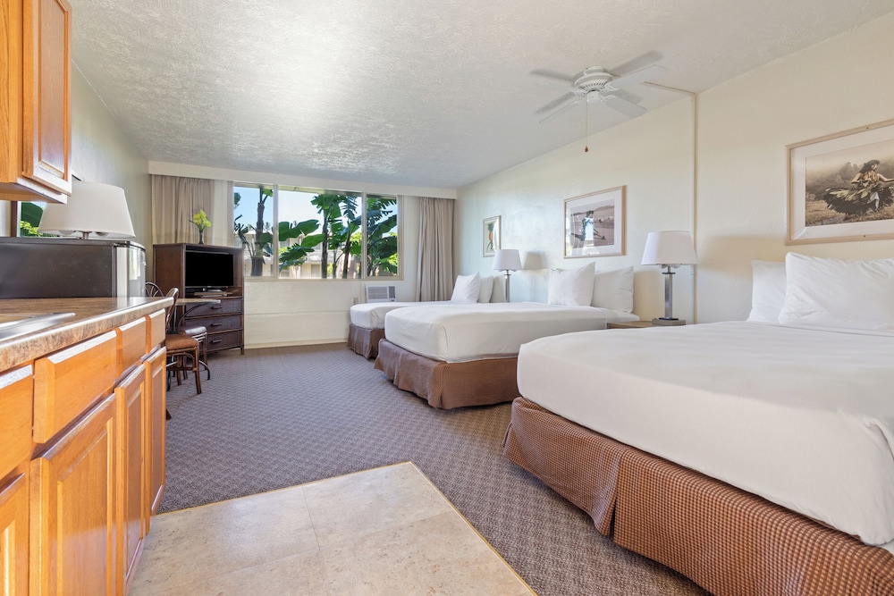 Maui Seaside Hotel - photo 35