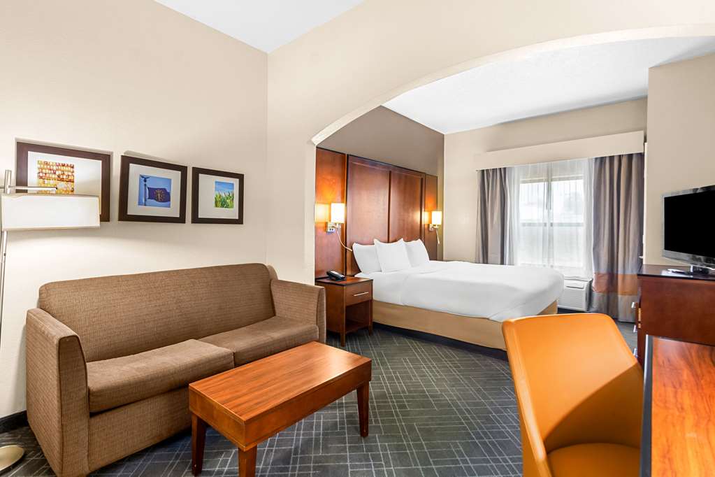 Comfort Suites Vincennes - photo 12
