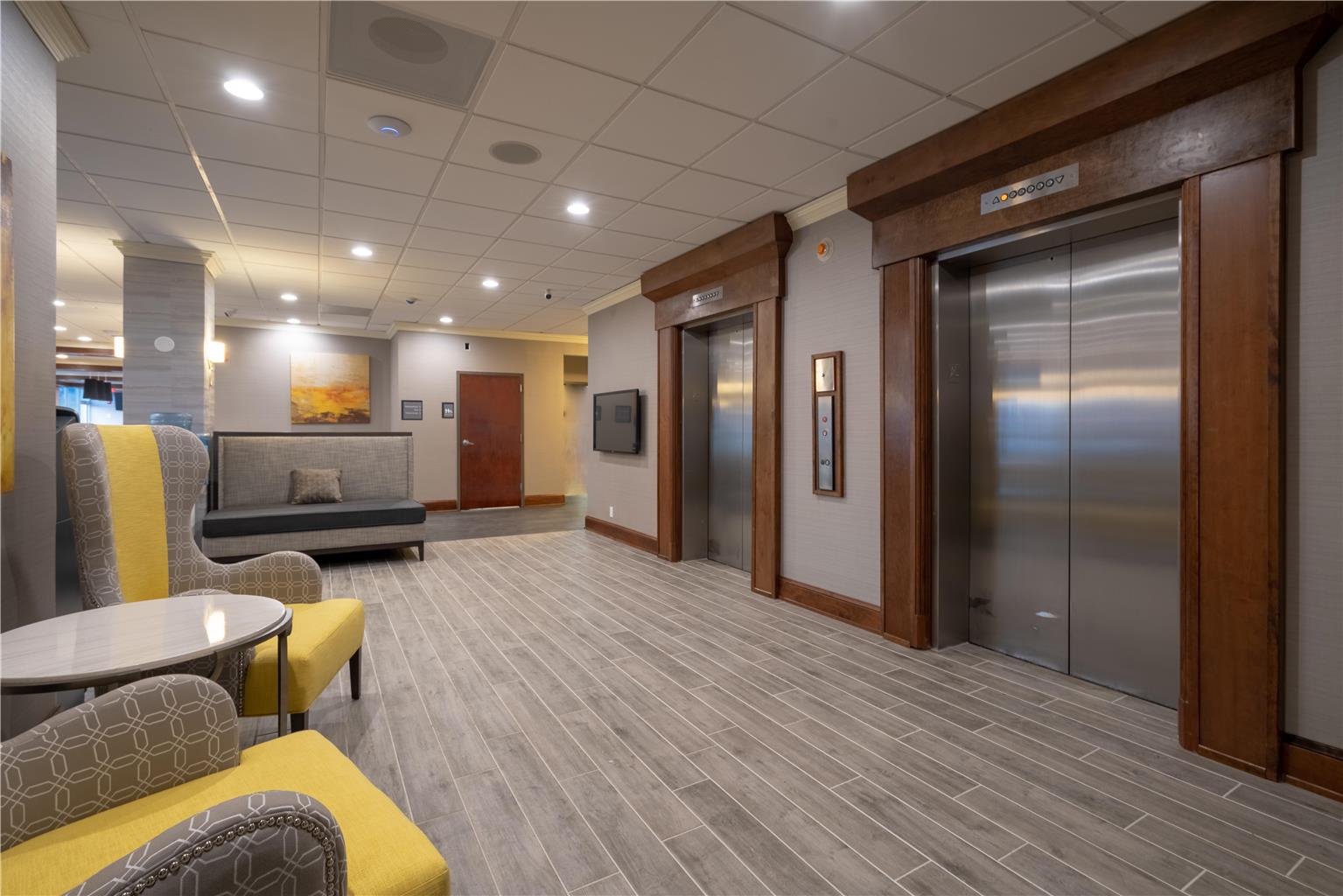 Cottonwood Airport & Expo Hotel Louisville - photo 4
