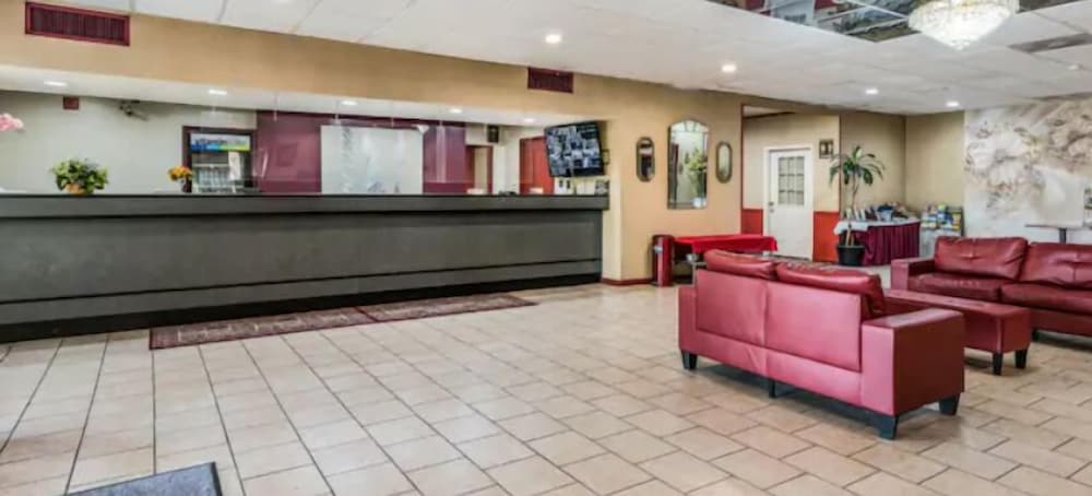 Red Carpet Inn Hazleton - photo 3