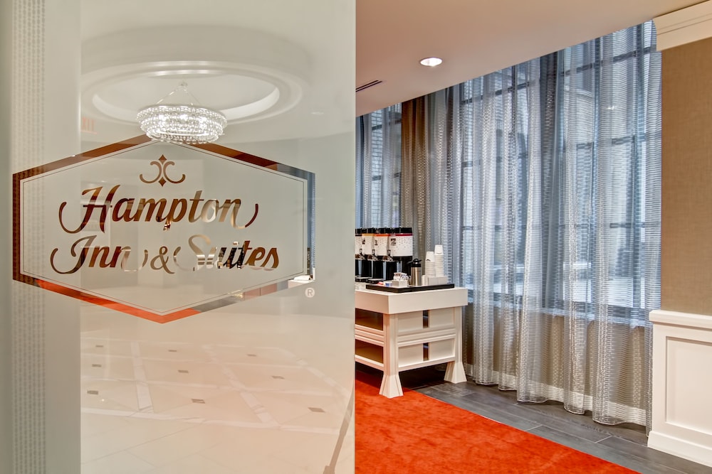 Hampton Inn & Suites Cincinnati Downtown - photo 37