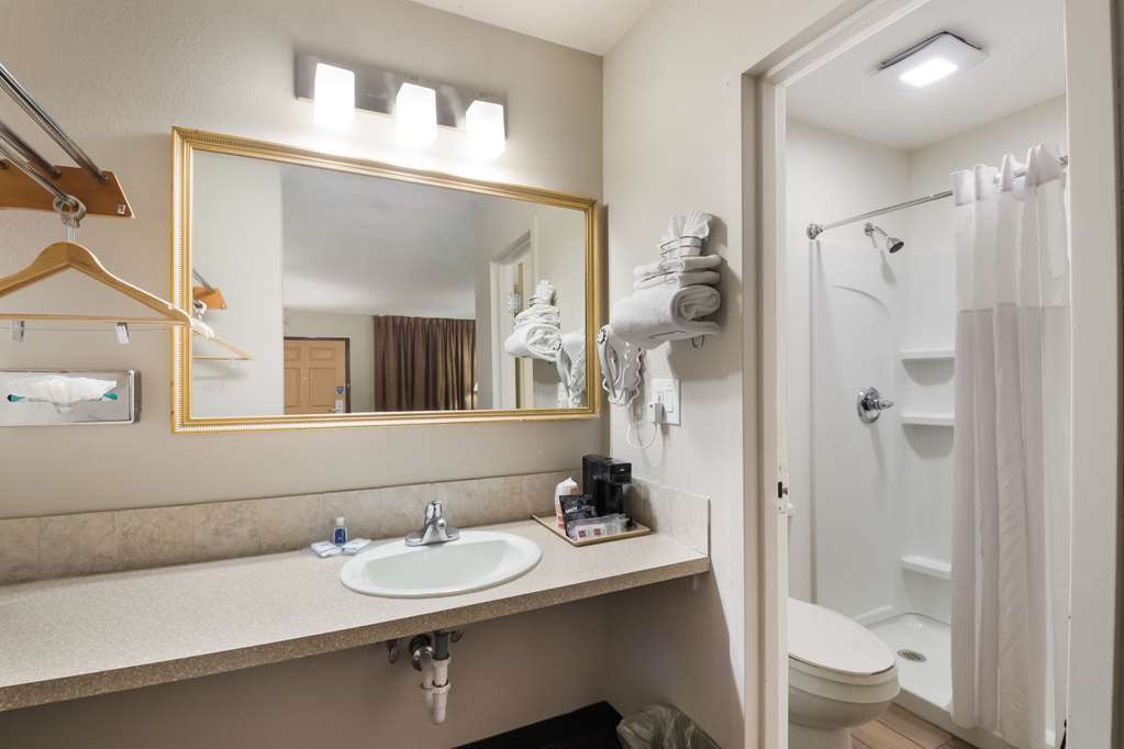 Rodeway Inn Fort Morgan - photo 16
