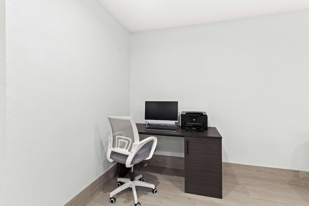 SureStay by Best Western Groves - photo 27