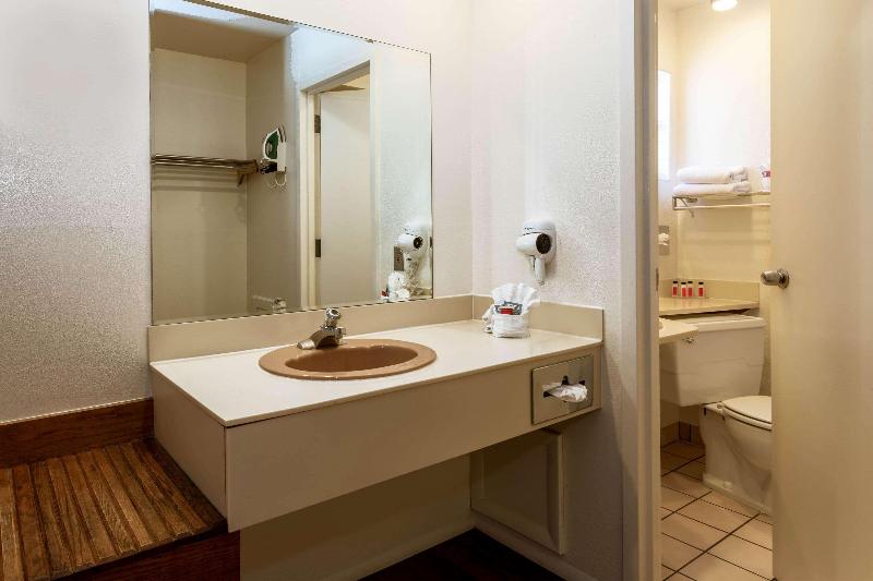 Days Inn by Wyndham Durango - photo 4