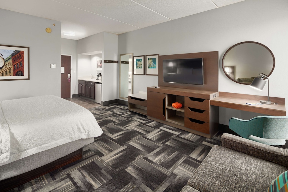 Hampton Inn Louisville Northeast - photo 6