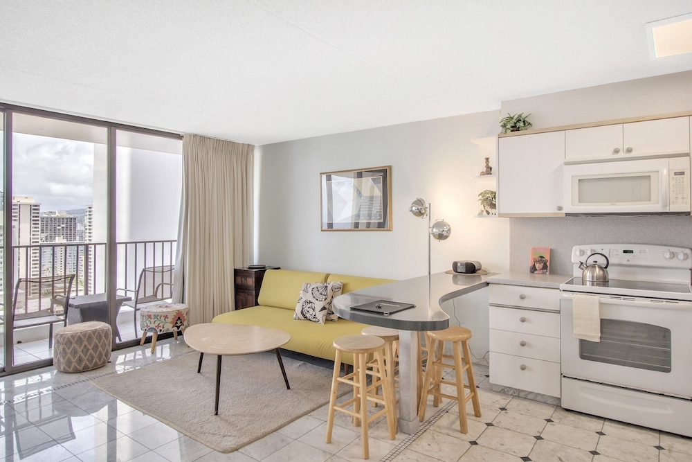 High Rise Ocean View Waikiki Condo FREE Parking & Wi Fi by Koko Resort Vacation Rentals - photo 8